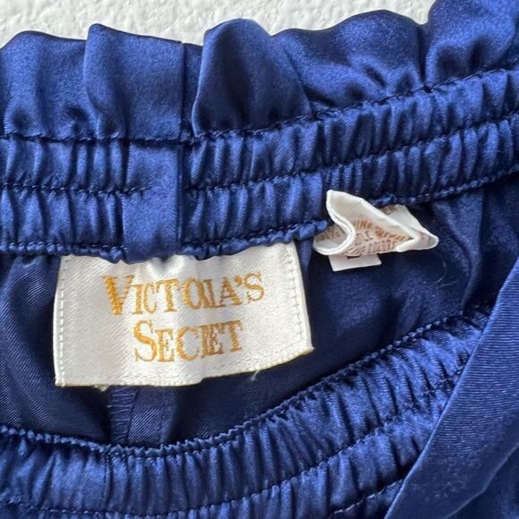 Vintage Victoria’s Secret Gold Label Stretchy Silky Shorts - Picture 3 of 10